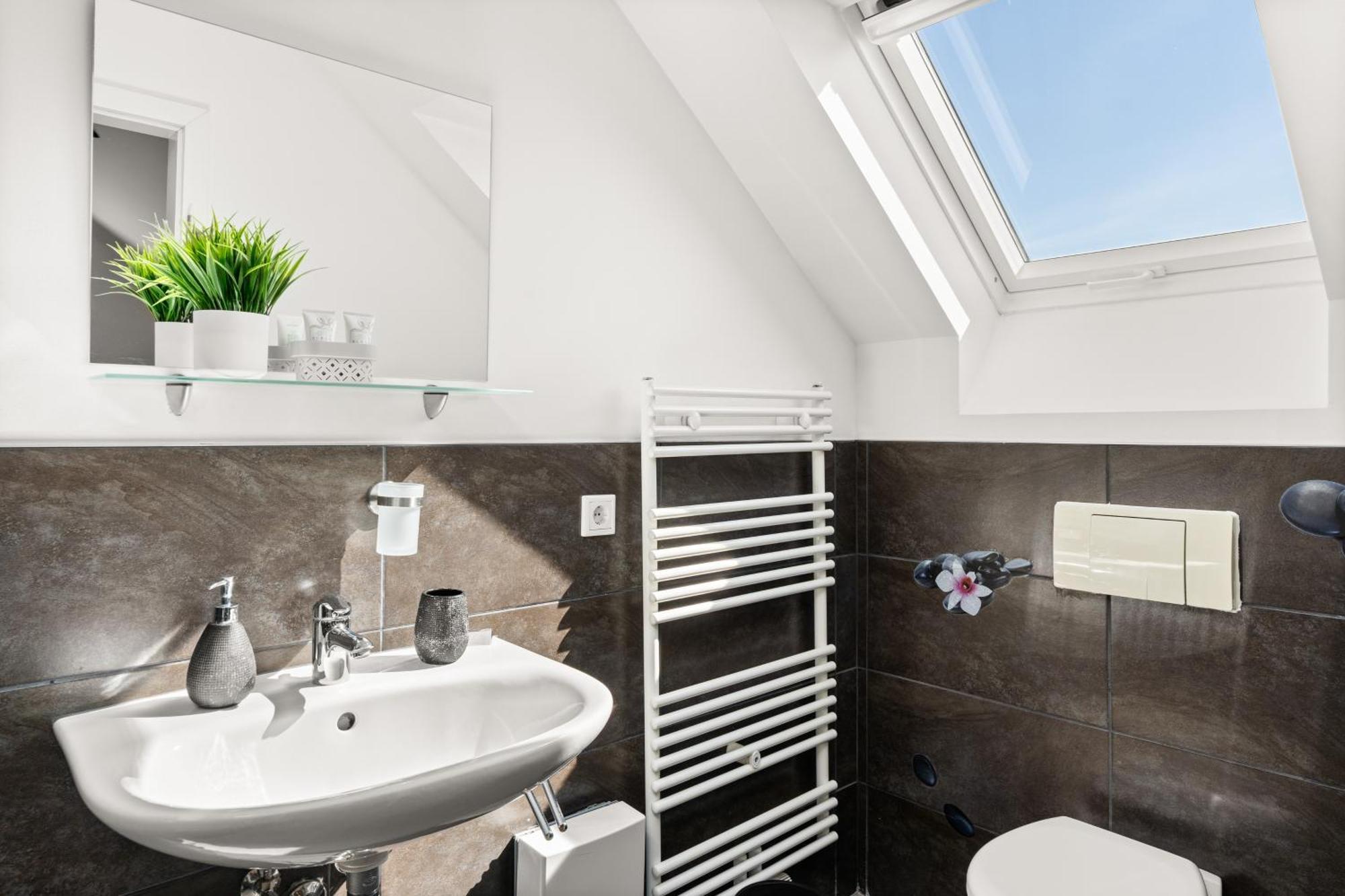 Mola Apartments-Charmante Ferienwohnung Im Herdecke Zentrum Fuer 3 Personen-Grosse Dachterrasse-Grill-Gratis Parken-Wlan Екстериор снимка
